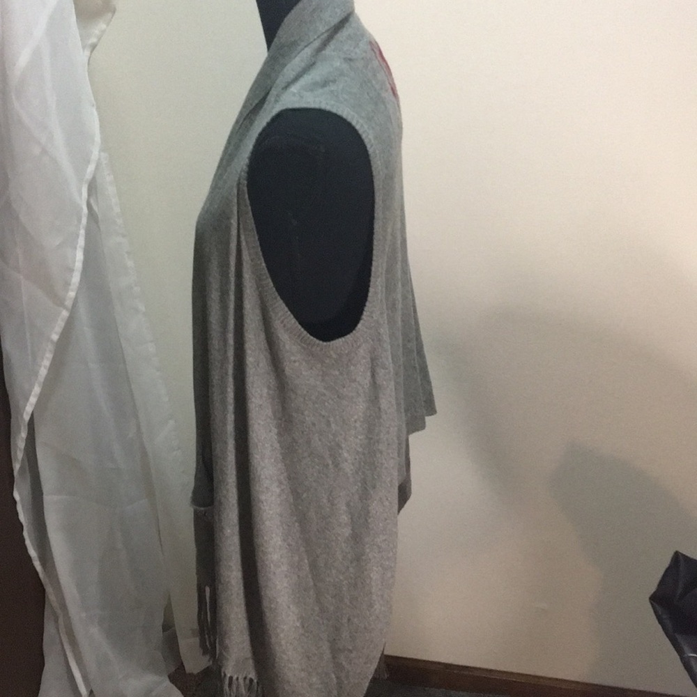 Hollister women’s long sleeveless grey and red cardigan​​ - Picture 6 of 10